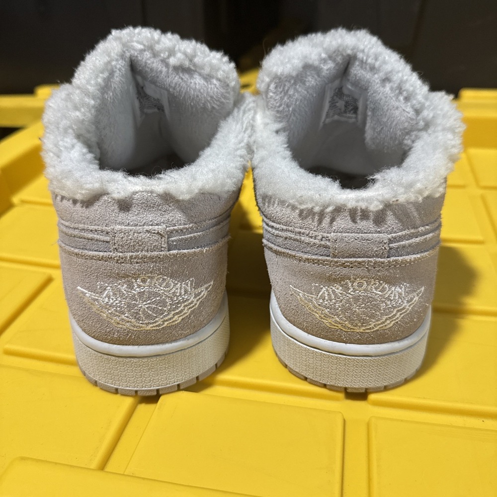 Jordan 1 Low Sherpa Size 11 Gray - Picture 4 of 5